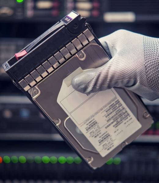 A,Hard,Disk,For,A,Raid,In,The,Hands,Of Hard Disk